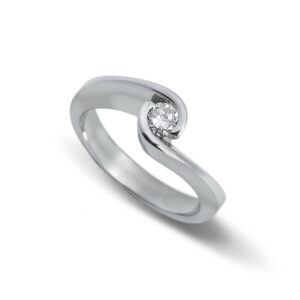 Пръстен в бяло злато с диаманти и сапфир 12