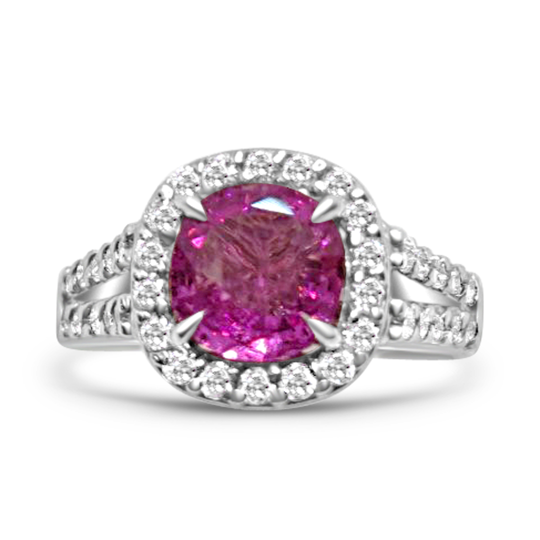 Пръстен от бяло злато с розов сапфир и диаманти 846